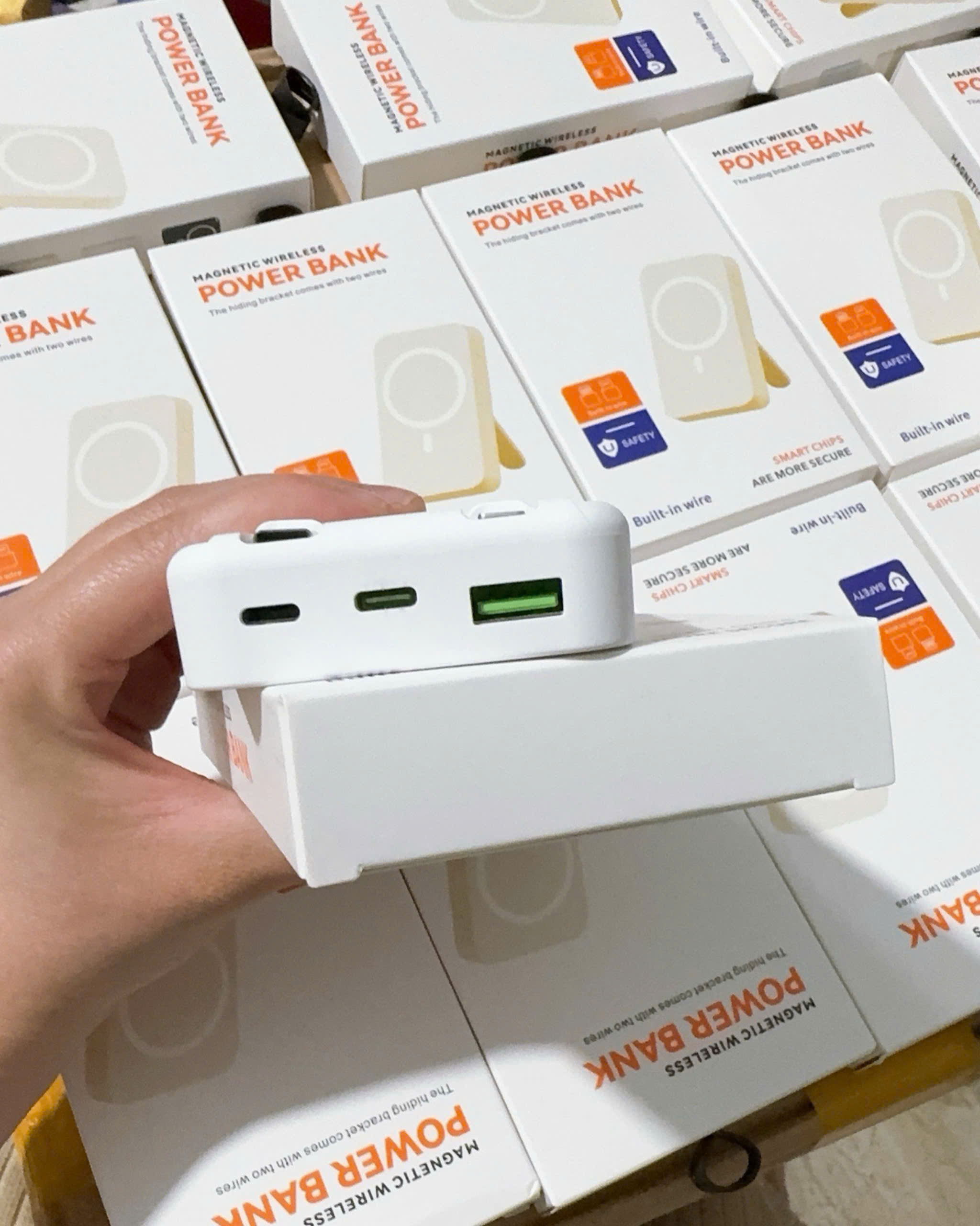 Sạc dự phòng Kiêm Sạc Không Dây Magsafe POWER BANK 10.000mAh – ảnh 5