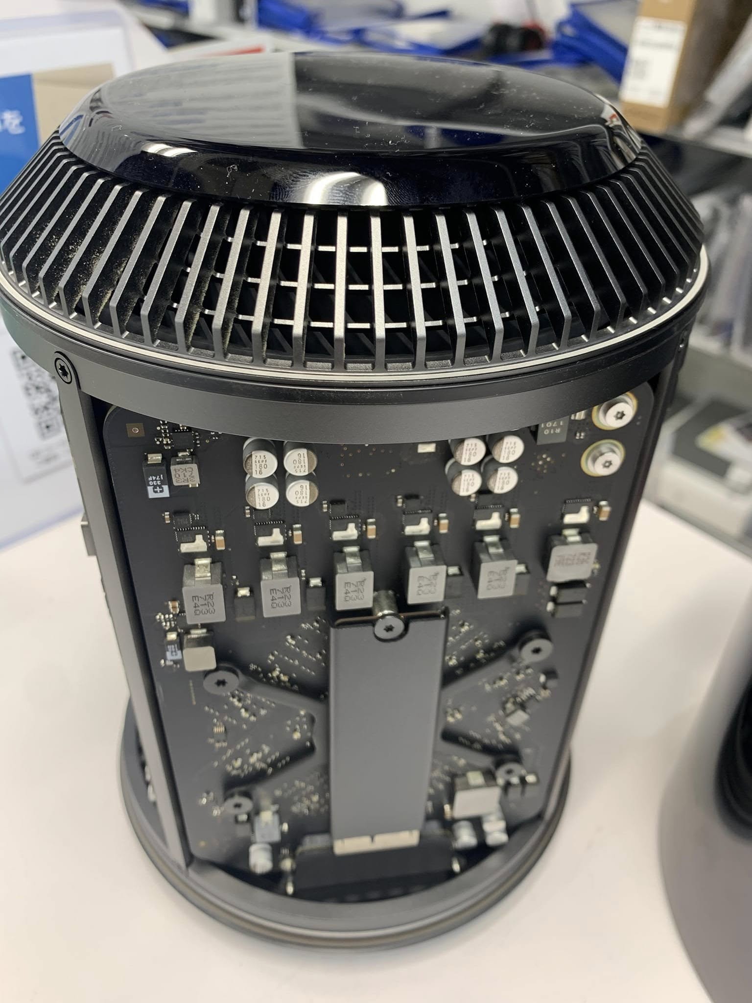 Mac Pro Xeon E5 3.Ghz 64GB RAM 256GB SSD – Like New – ảnh 2