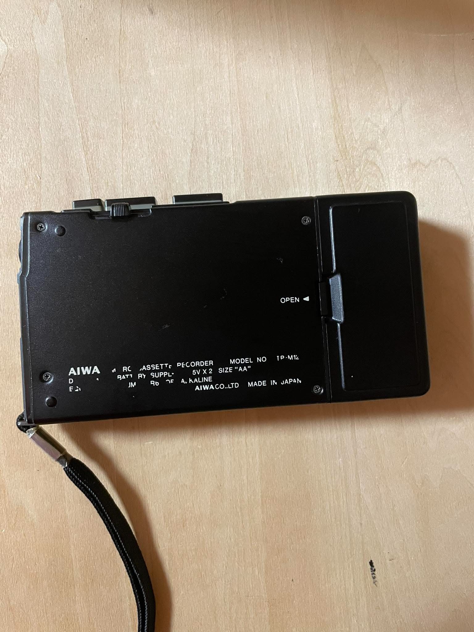 Máy micro cassette Aiwa TP-M12