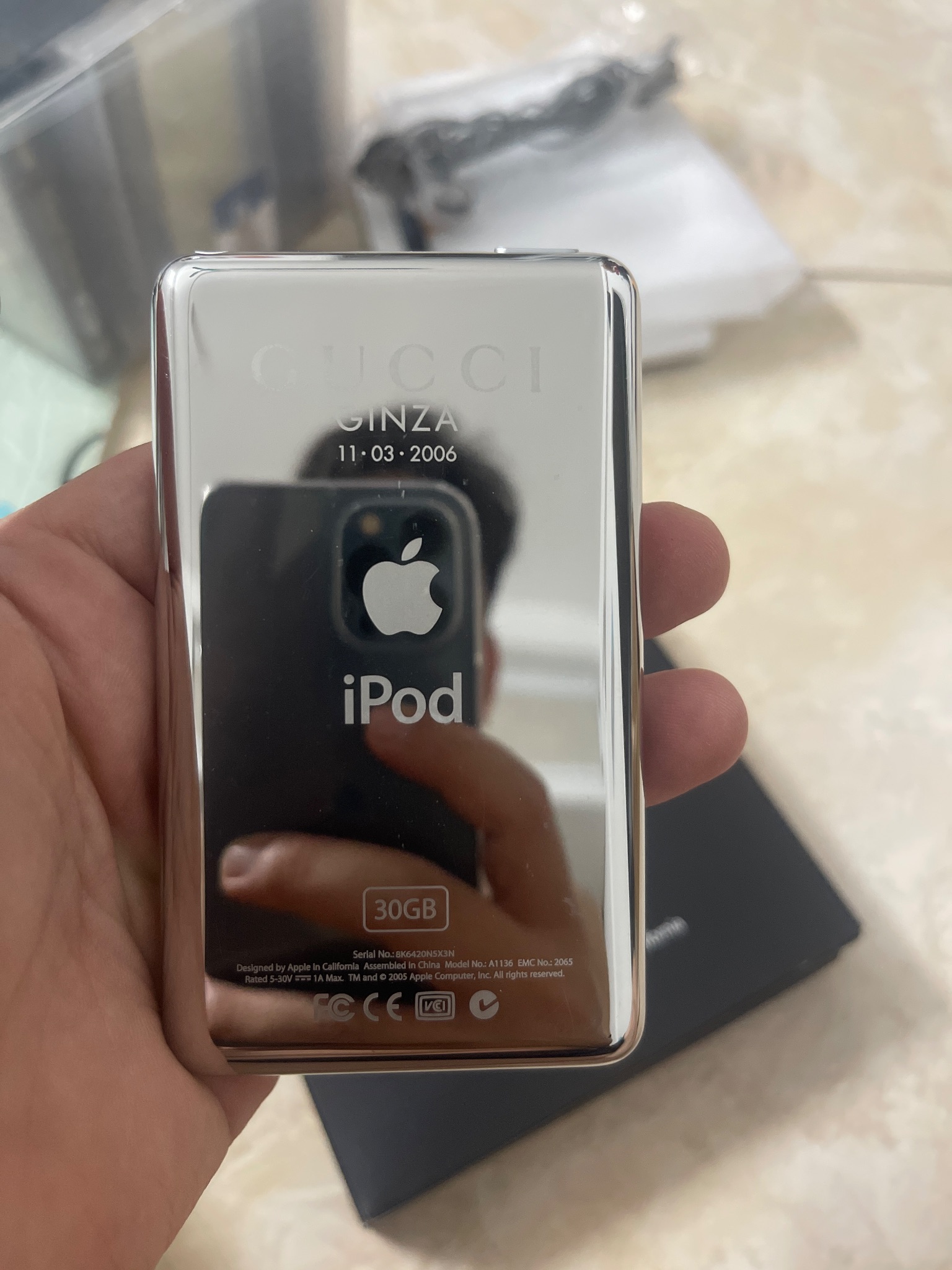 Hàng sưu tầm máy nghe nhạc iPod Gucci 30GB – ảnh 5