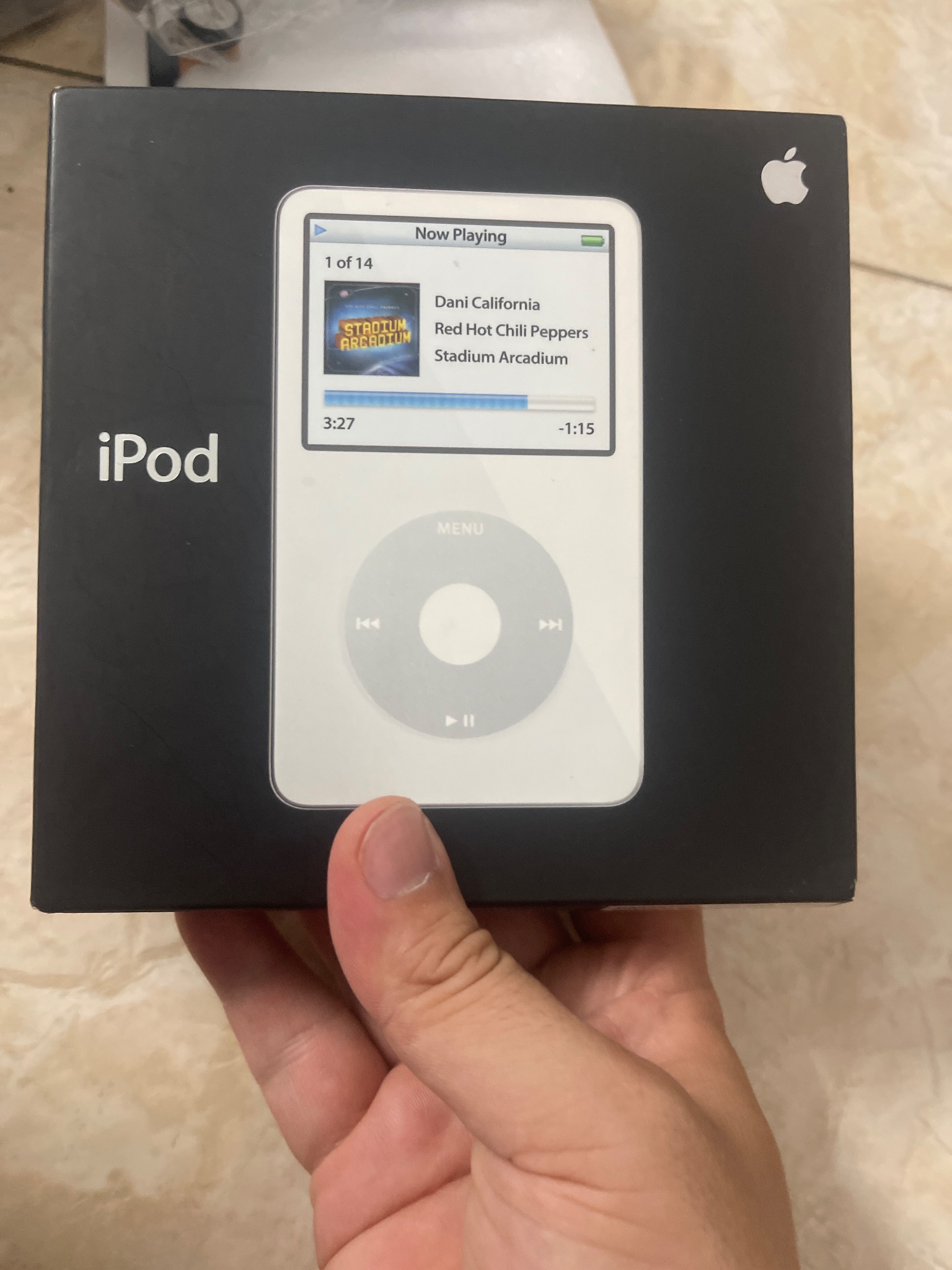 Hàng sưu tầm máy nghe nhạc iPod Gucci 30GB – ảnh 2