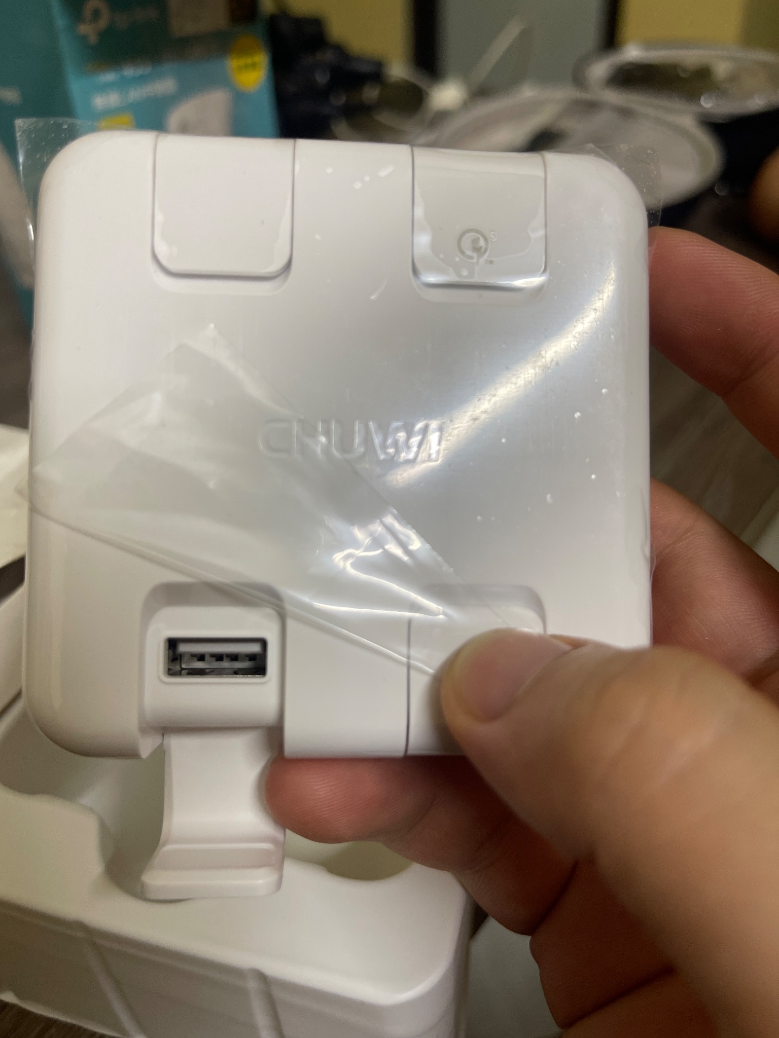 Trạm sạc để bàn Chuwi Hi-Dock với 4 cổng USB
