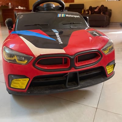xe ô tô đồ chơi trẻ em