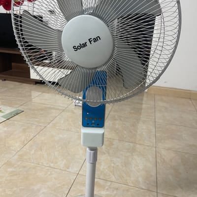 Quạt năng lượng mặt trời