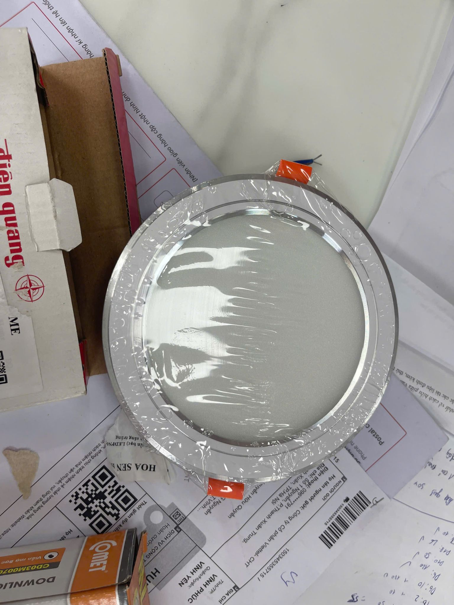 Bộ đèn LED Panel tròn Điện Quang ĐQ LEDPN04 09 S110 ( 9W, viền bạc, Ø110 )