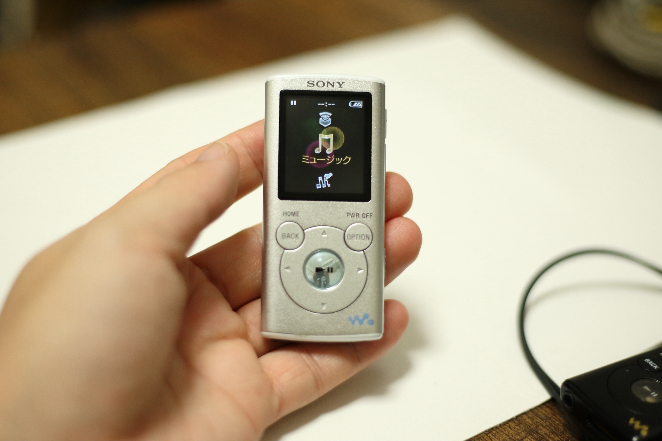 Máy nghe nhạc Sony NW-E052