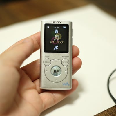 Máy nghe nhạc Sony NW-E052