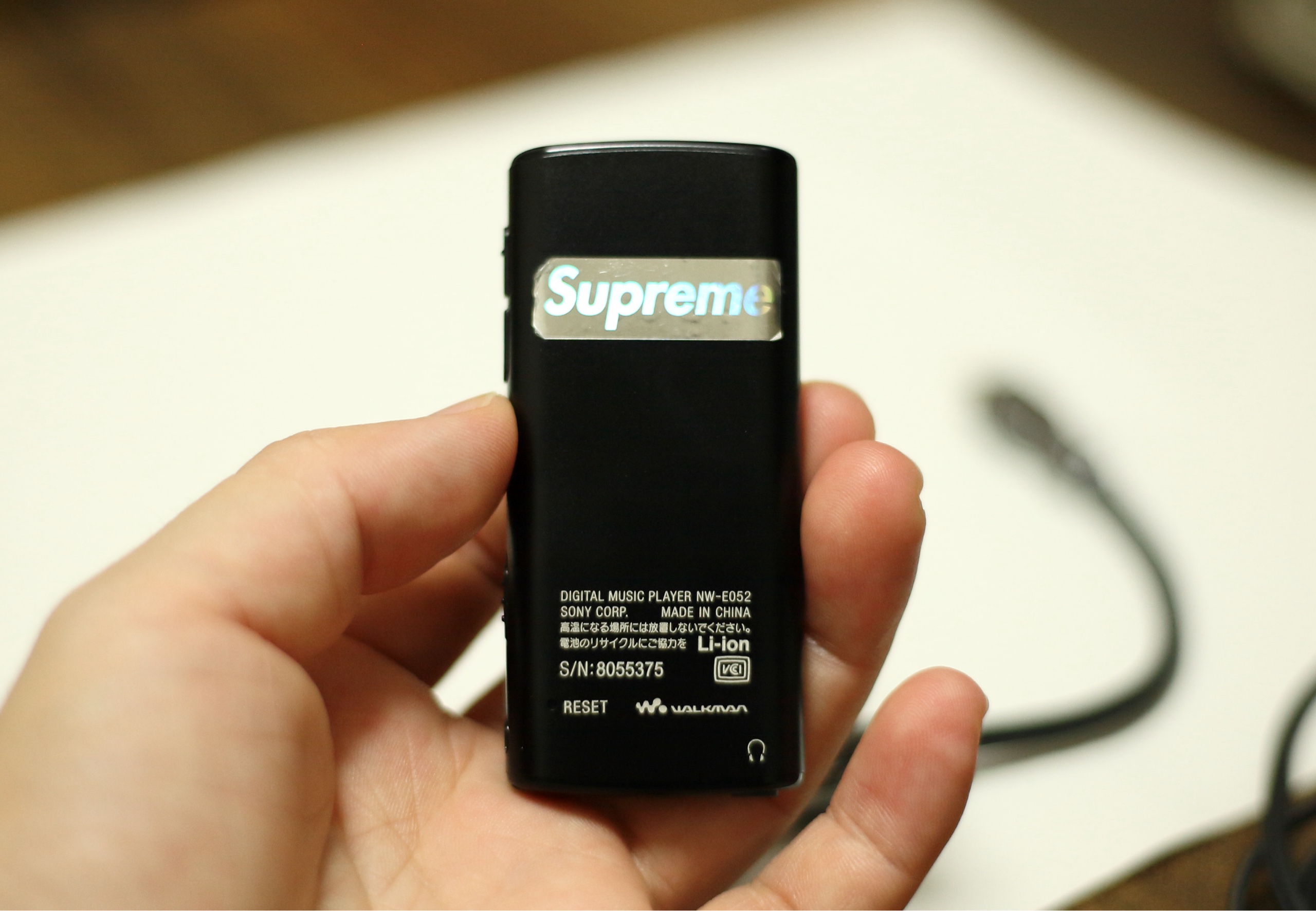 Máy nghe nhạc Sony NW-E052 màu đen – ảnh 2